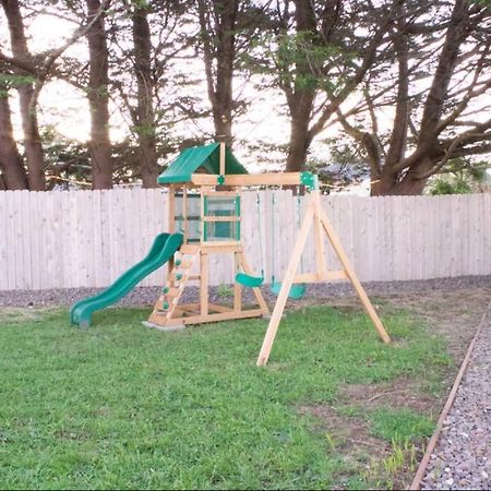 Private Home - Playground, Jumping Mat, Bbq, Darts, Firepit, Gazebo, 4 Smart Tvs, White Cotton Bedding, - The Redwood Cul-De Sac Beach Retreat Crescent City Extérieur photo