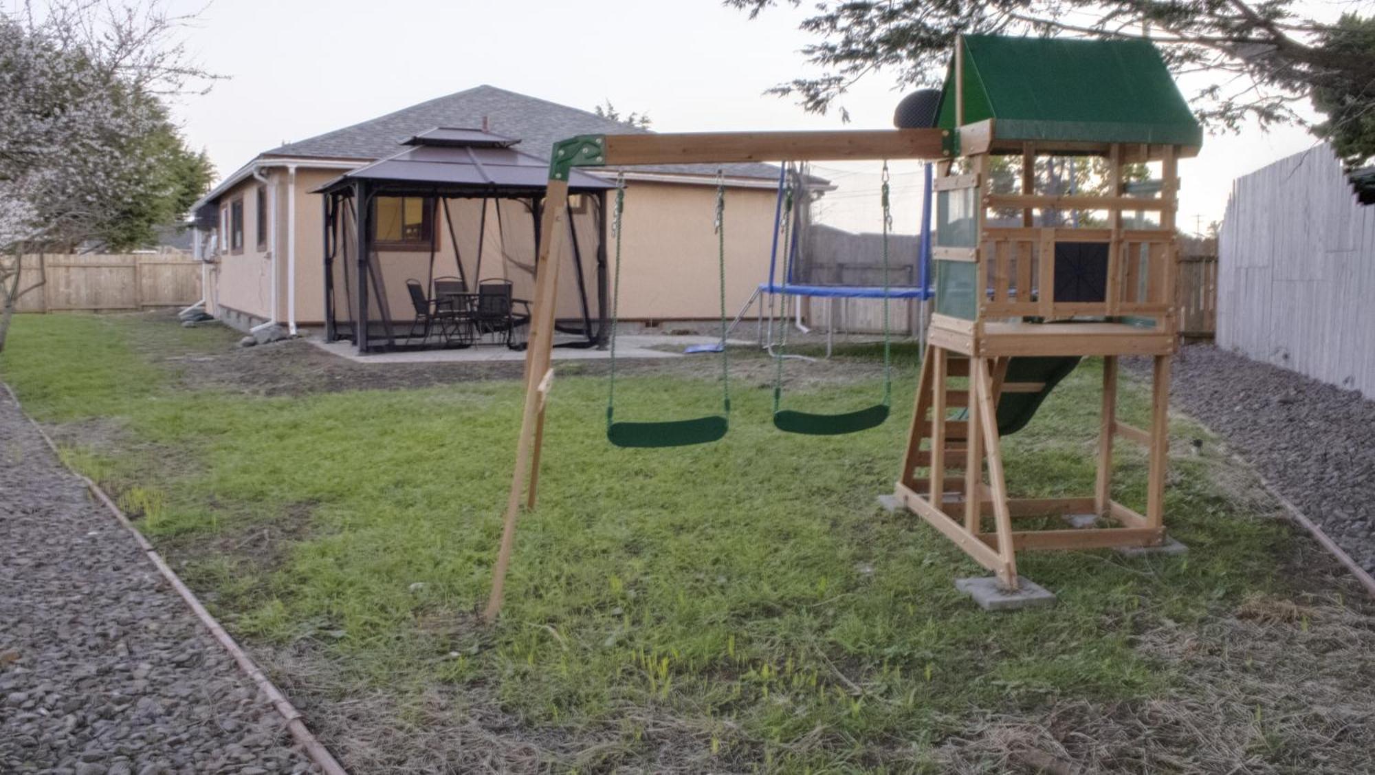 Private Home - Playground, Jumping Mat, Bbq, Darts, Firepit, Gazebo, 4 Smart Tvs, White Cotton Bedding, - The Redwood Cul-De Sac Beach Retreat Crescent City Extérieur photo