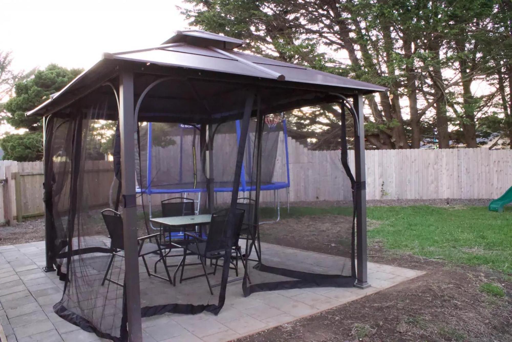 Private Home - Playground, Jumping Mat, Bbq, Darts, Firepit, Gazebo, 4 Smart Tvs, White Cotton Bedding, - The Redwood Cul-De Sac Beach Retreat Crescent City Extérieur photo